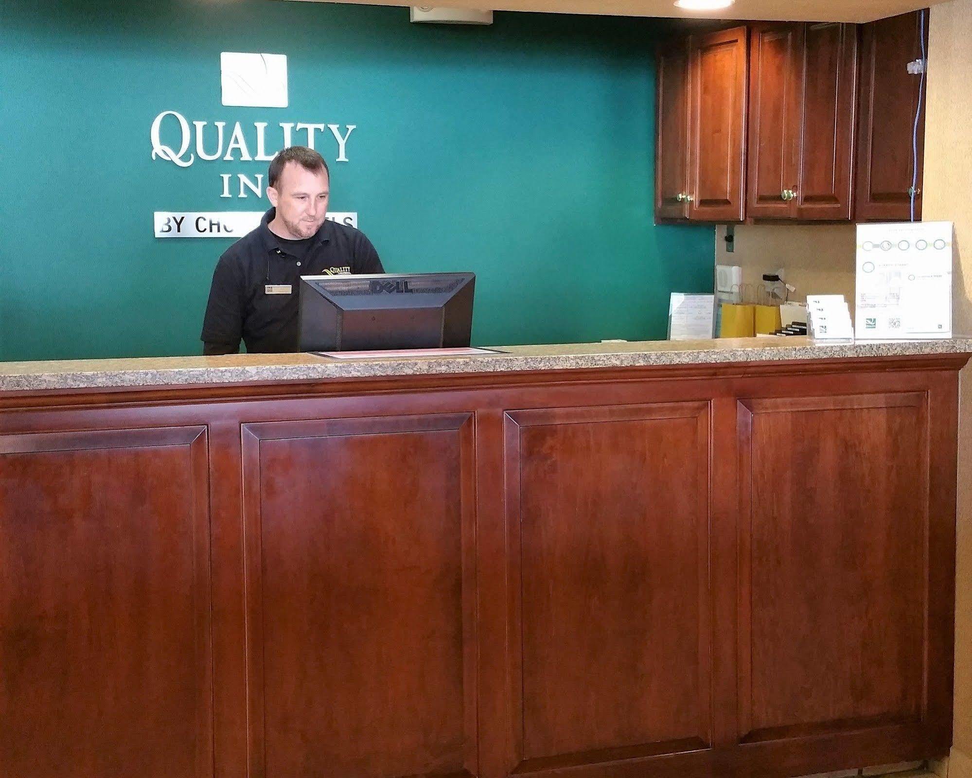 Quality Inn Mystic-Groton Exteriör bild